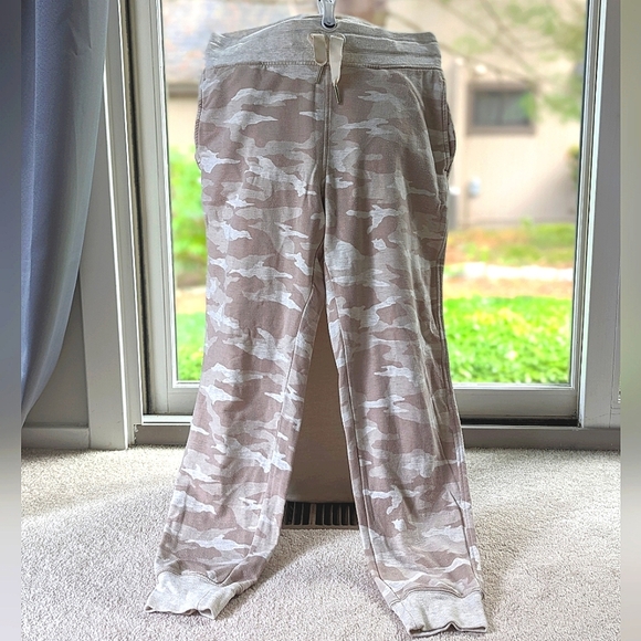Athleta Balance Printed Jogger in Neutral Camo Colors - Picture 3 of 11